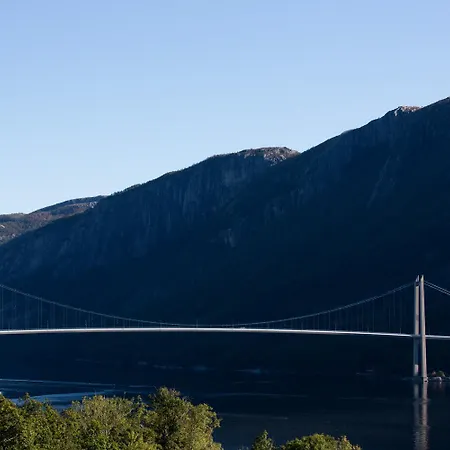 Lysefjorden Og Prekestolen Unik Og Koselig I Stallbygning סנדנס