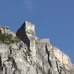 Lysefjorden Og Prekestolen Unik Og Koselig I Stallbygning * 산데스