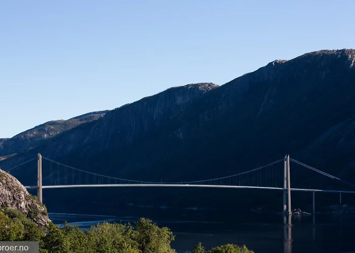 Lysefjorden Og Prekestolen Unik Og Koselig I Stallbygning 桑内斯